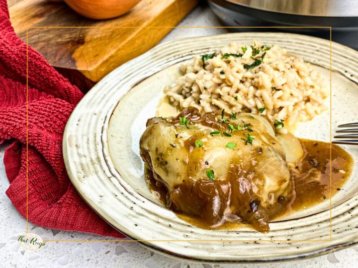 chicken with onion gravy and melted cheese (French onion chicken)