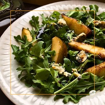 arugula salad with roasted pears and blue cheese