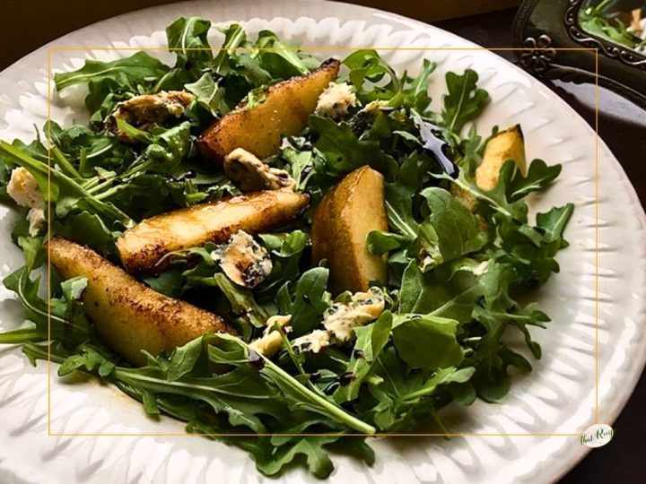 arugula salad with roasted pears and blue cheese