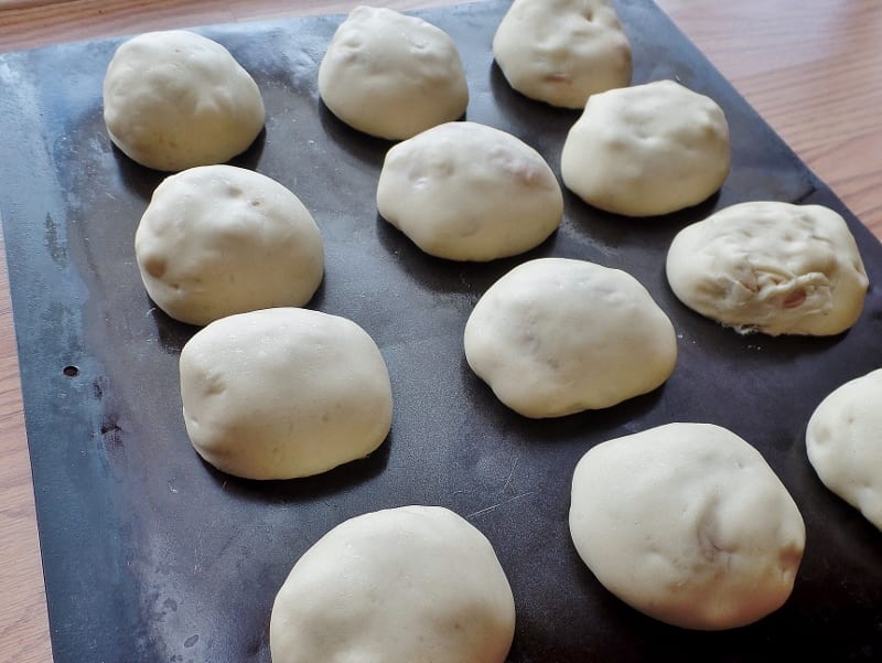 Pepperoni Rolls - simple rolls stuffed with pepperoni and cheese. West Virginia Pepperoni Rolls. Kids recipes.