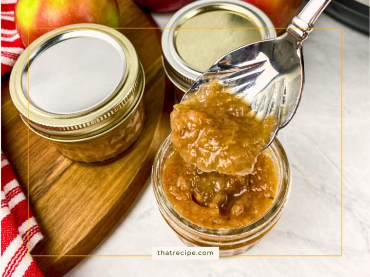 apple chutney in a jar